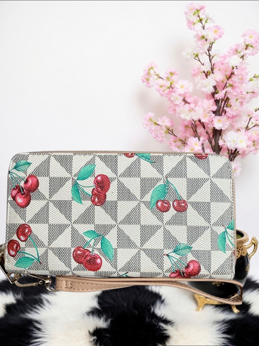 CHERRY LOVER GEOMETRIC PRINT CROSSBODY BAG NWOT - Picture 4 of 4
